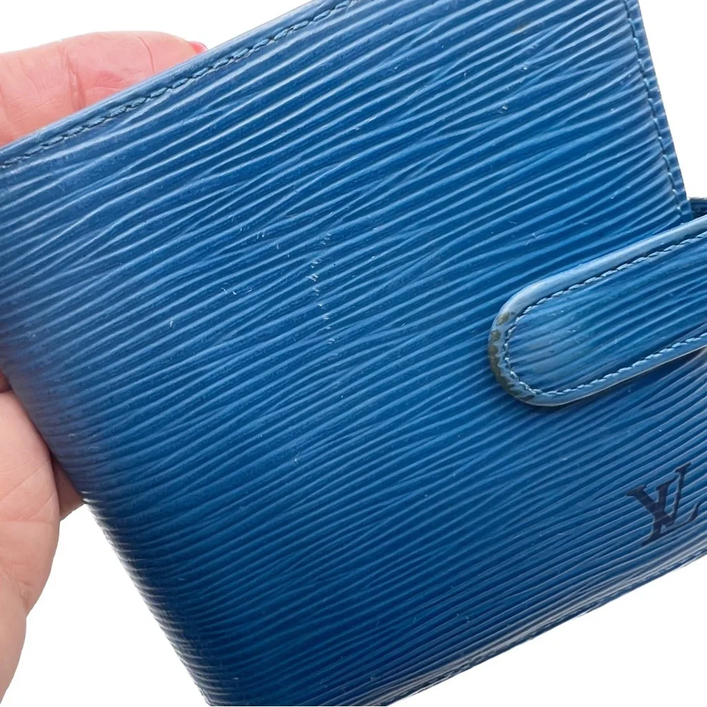 Louis Vuitton Blue Epi Leather Compact BiFold Wallet Unisex Vintage 98 Authentic